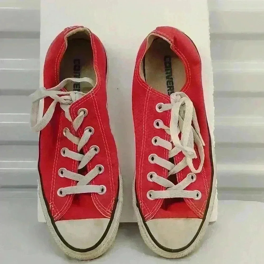 Converse Chuck Taylor All Star Shoes youth Size 5 Red Low Top Classic